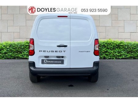 2024 Peugeot Partner PARTNER PRO PLUS1.5 HDI 100 65 €19,472
