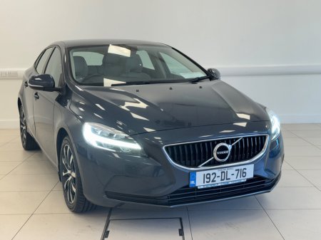 2019 Volvo V40 D3 (150hp) Momentum Edition