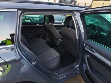 2021 Volkswagen Passat ESTATE BUS 2.0 TDI MANUAL 6SPEED FWD AA Approved 1 Year Warranty €19,950 thumbnail