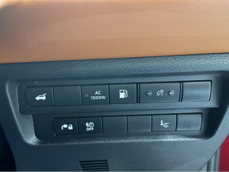 2023 Mitsubishi Outlander (New Model) HYBRID 2.4 PHEV 7 SEATER AUTOMATIC TOP SPEC MODEL www.bolandscarcentre.ie €39,900 thumbnail