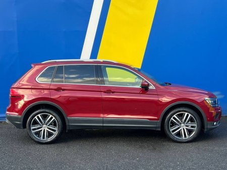 2020 Volkswagen Tiguan 4MOTION 2.0 TDI // LEATHER HEATED SEATS // DIGITAL CLUSTER // APPLE CARPLAY/ANDROID AUTO €29,950