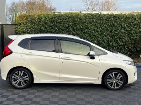 2016 Honda Fit SPORT 1.5 HYBIRD AUTO // REVERSE CAMERA // DIAMOND CUT ALLOYS // DIGITAL CLIMATE CONTROL €11,500