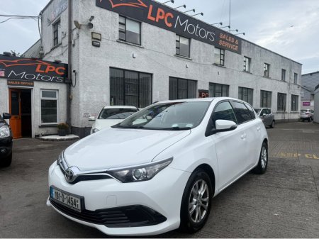2019 Toyota Auris 1.4 D-4D TERRA 4DR €7,490 thumbnail