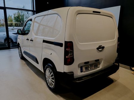 2019 Peugeot Partner  €9,950