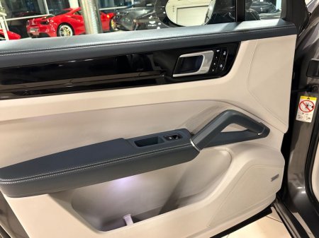 2020 Porsche Cayenne 3.0 V6 E-HYBRID=HUGE SPEC//PAN ROOF//201 D REG=TAILORED FINANCE PACKAGES INCL PCP AVAILABLE=TRADE IN'S WELCOME €59,995 thumbnail