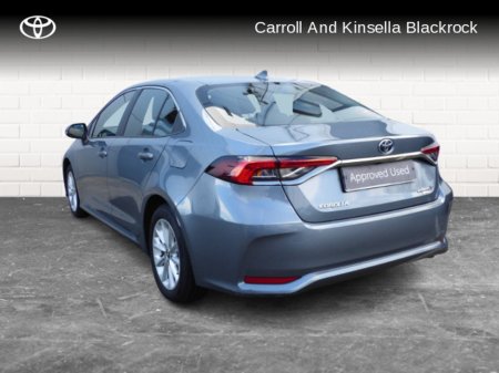 2025 Toyota Corolla Hybrid Luna Saloon €31,950