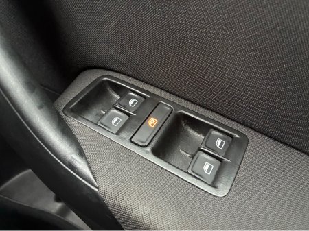 2016 Volkswagen Polo 1.2i TSI Petrol Automatic Comfortline €13,750 thumbnail