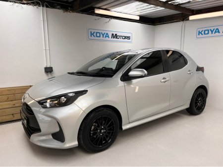 2021 Toyota Yaris 1.0 PETROL AUTOMATIC SPORT X // BRAND NEW UPGRADED WHEEL AND TYRE PACKAGE @ €800 // PRIVACY PACK // REVERSING CAMERA // BLUETOOTH MEDIA // LANE ASSIST // IDEAL STARTER CAR // VERY ECONOMICAL €15,950