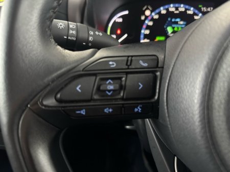 2024 Toyota Yaris Cross SOL Hybrid Top of the range €31,950 thumbnail
