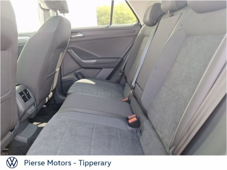 2025 Volkswagen T-Roc T-ROC STYLE 75 2.0 TDI M6F 116HP €40,950 thumbnail