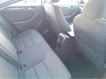 2016 Volkswagen Jetta CL 2.0 TDI MANUAL 5SPEED 110BHP 4DR €8,950 thumbnail