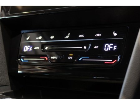 2022 Volkswagen Passat GTE DSG #16 €27,950 thumbnail