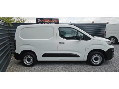 2022 Peugeot Partner ACTIVE 1.5 BLUE HDI 10 100 6.3 2DR €14,500 thumbnail