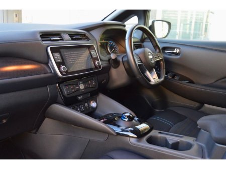 2019 Nissan Leaf Leaf SV Premium 40 kWh €13,699 thumbnail