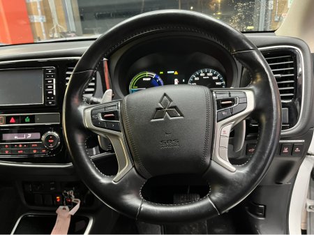 2019 Mitsubishi Outlander €18950! 2019 MITSUBISHI OUTLANDER PHEV G 2.4 AUTOMATIC / CRUISE CONTROL / 360° PARKING CAMERA / PADDLE SHIFTER / ELECTRIC HEATED SEATS / HEATED STEERING WHEEL €18,950 thumbnail