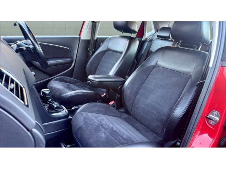 2016 Volkswagen Polo *HIGHLINE* 35,000KMS / LEATHER / HEATED SEATS / CAMERA / AUTO €13,900 thumbnail