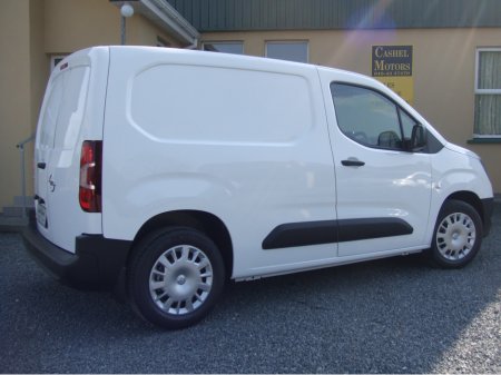2022 Opel Combo 100bhp 6 speed Kompfort 'LIKE NEW' 1 Private Owner €15,450