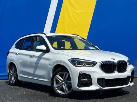 2021 BMW X1 XDRIVE25e M-SPORT 1.5 HYBRID // LEATHER M-SPORT HEATED SEATS // APPLE CARPLAY/ANDROID AUTO // 18