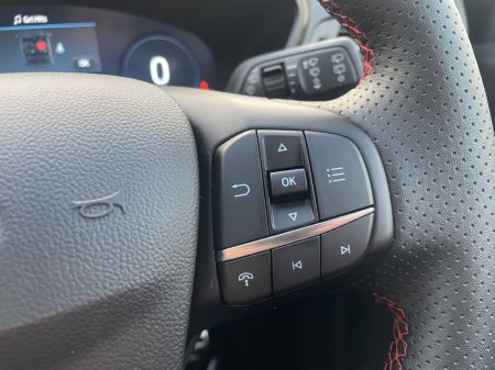 2025 Ford Kuga ST-Line X €32,984 thumbnail