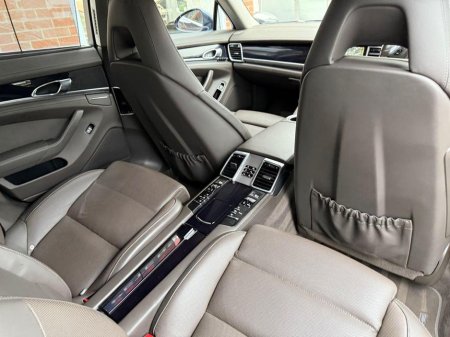 2014 Porsche Panamera S E-HYBRID TIPTRONIC V6 €31,950