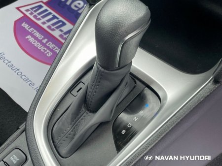 2024 Toyota Yaris Cross 1.5 Hybrid Luna thumbnail