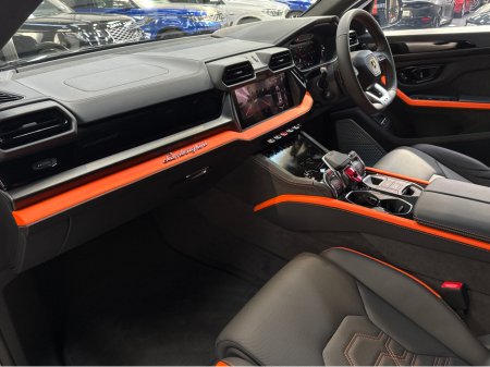 2025 Lamborghini Urus URUS S-E 4X4 V8 TWIN TURBO €359,950 thumbnail