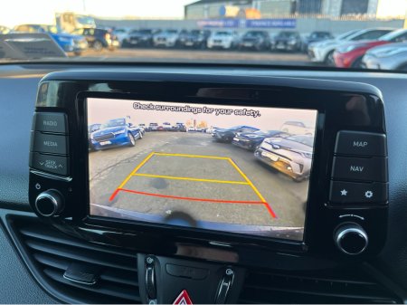 2019 Hyundai i30 SE NAV T-GDI 1.0 PETROL //SAT NAV//REVERSE CAMERA//WIRELESS PHONE CHARGER//CARPLAY// €14,950 thumbnail