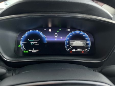 2024 Toyota Corolla LUNA SALOON AUTO Hybrid €29,950 thumbnail