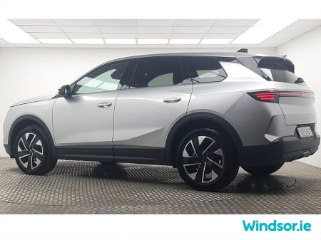 2025 Opel Grandland GS Hybrid €41,995 thumbnail