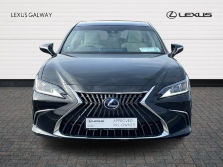 2022 Lexus ES 300 H Dynamic Carplay // Remote Central Locking // Heated Mirrors // Power Folding Mirrors // CD Player // AUX Connection €44,945