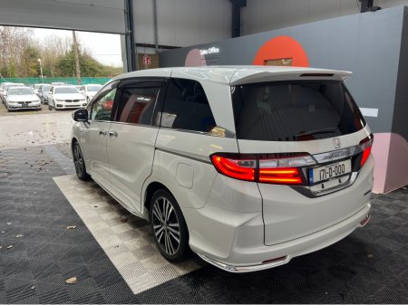 2017 Honda Odyssey €21950! 2017 HONDA ODYSSEY 7 SEATER AUTOMATIC 2.0L HYBRID / 103K KMS / ADAPTIVE CRUISE CONTROL, REVERSE CAMERA & MORE €21,950
