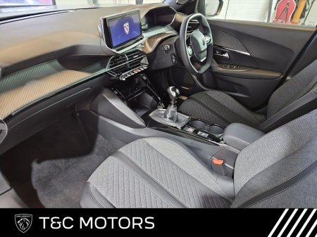 2024 Peugeot 2008 Allure - Front + Rear Parking Sensors & Rear Camera, Bluetooth with Apple Carplay/Android Auto, Privacy Glass, Cruise Control €28,995