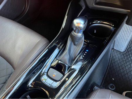 2019 Toyota C-HR SOL HYBRID AUTMATIC 1.8 PETROL //HALF LEATHER HEATED SEATS//REVERSE CAMERA//KEYLESS ENTRY//ADAPTIVE CRUISE CONTROL// €21,950 thumbnail