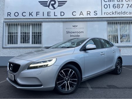 2018 Volvo V40 D2 MOMENTUM - HEATED LEATHER - 2.0 - BLUETOOTH STREAMING - VOLVO HISTORY - 180 TAX