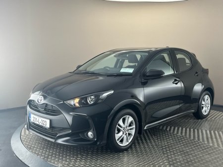 2023 Toyota Yaris HYBRID LUNA €24,450 thumbnail