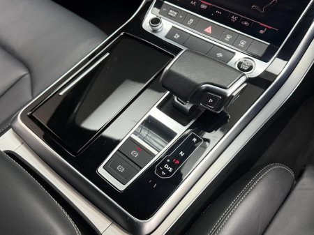 2022 Audi Q7 S LINE 55 TFSI E QUATTRO €64,990 thumbnail