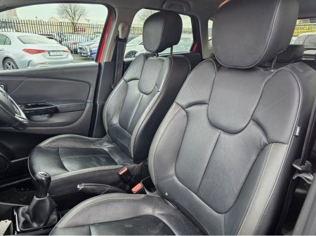 2016 Renault Captur SIGNATURE 1.5 DCI ** IRISH CAR ** FULL LEATHER INTERIOR ** REVERSE CAMERA ** STUNNING EXAMPLE ** €8,995 thumbnail