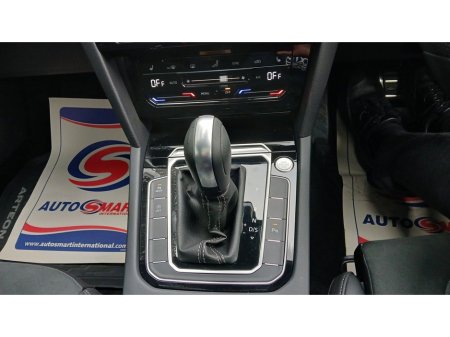 2025 Volkswagen Arteon 2.0TDI D7F 150HP R-LINE SHOOTING BRAKE, LAPIZ BLUE. €54,950 thumbnail