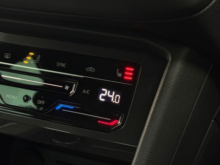 2023 Volkswagen Tiguan R-LINE 1.4 TSI PHEV DSG €37,990 thumbnail