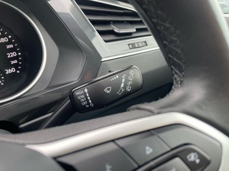 2021 Volkswagen Tiguan 2.0 TDI 122HP €24,975 thumbnail