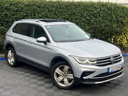 2022 Volkswagen Tiguan ELEGANCE 1.4 TSI PHEV // OPENING PAN ROOF // VERY LOW MILEAGE // HEATED SEATS // POWERED BOOT LID €34,900