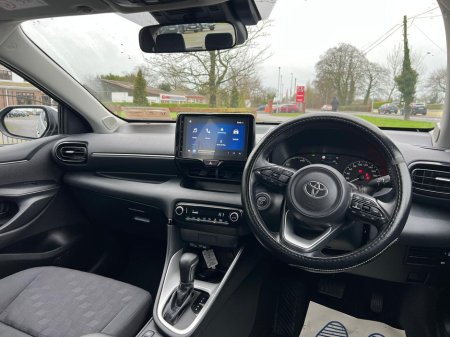 2025 Toyota Yaris Yaris Hybrid Luna €23,750 thumbnail