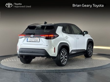 2023 Toyota Yaris Cross LUNA SPORT €27,950