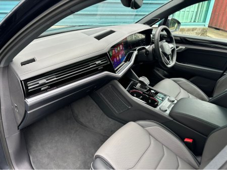 2023 Volkswagen Touareg N1 2 Seat Commercial Van €59,950 thumbnail