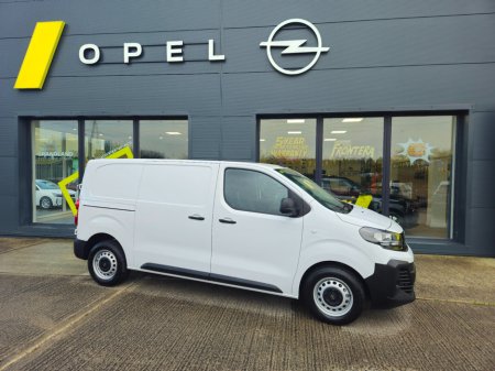 2025 Opel Vivaro  €22,900