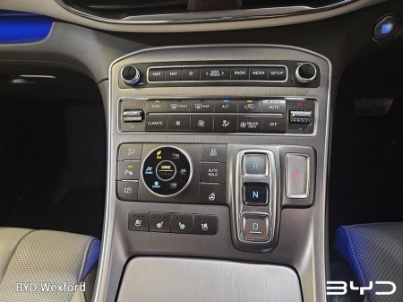 2023 Hyundai Santa Fe 1.6 PHEV 4WD Executive Plus Auto 7Seats €44,475 thumbnail