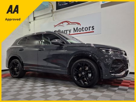 2025 Volkswagen Tiguan R-LINE (PAN ROOF) PHEV 272BHP AUTOMATIC **ONE OWNER / ADAPTIVE CRUISE CONTROL / BLIND SPOT ASSIST / HARMAN KARDON SOUND / HEATED & MASSAGE FRONT SEATS / HEATED STEERING WHEEL / WIRELESS CHARGING**