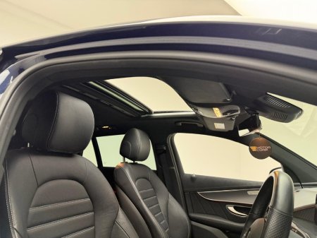 2023 Mercedes-Benz EQC 400 AMG LINE PREMIUM 4MATIC €42,990 thumbnail