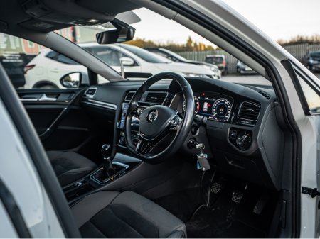 2017 Volkswagen Golf 172 Golf 1.0tsi HIGHLINE/FSH/High spec/1yr warrant €16,888 thumbnail