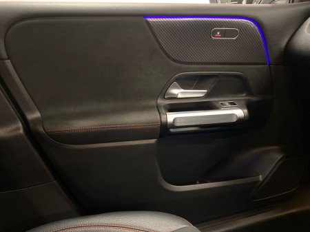 2024 Mercedes-Benz GLB GLB 200 D AMG Pack & Panoramic Sunroof 5 Seater €52,950 thumbnail